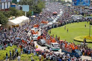 Tens of thousands of people turned out to attend Kem Ley's funeral procession.