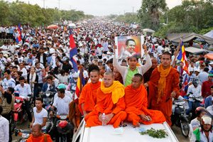 Tens of thousands of mourners paid their respects to slain commentator Kem Ley.